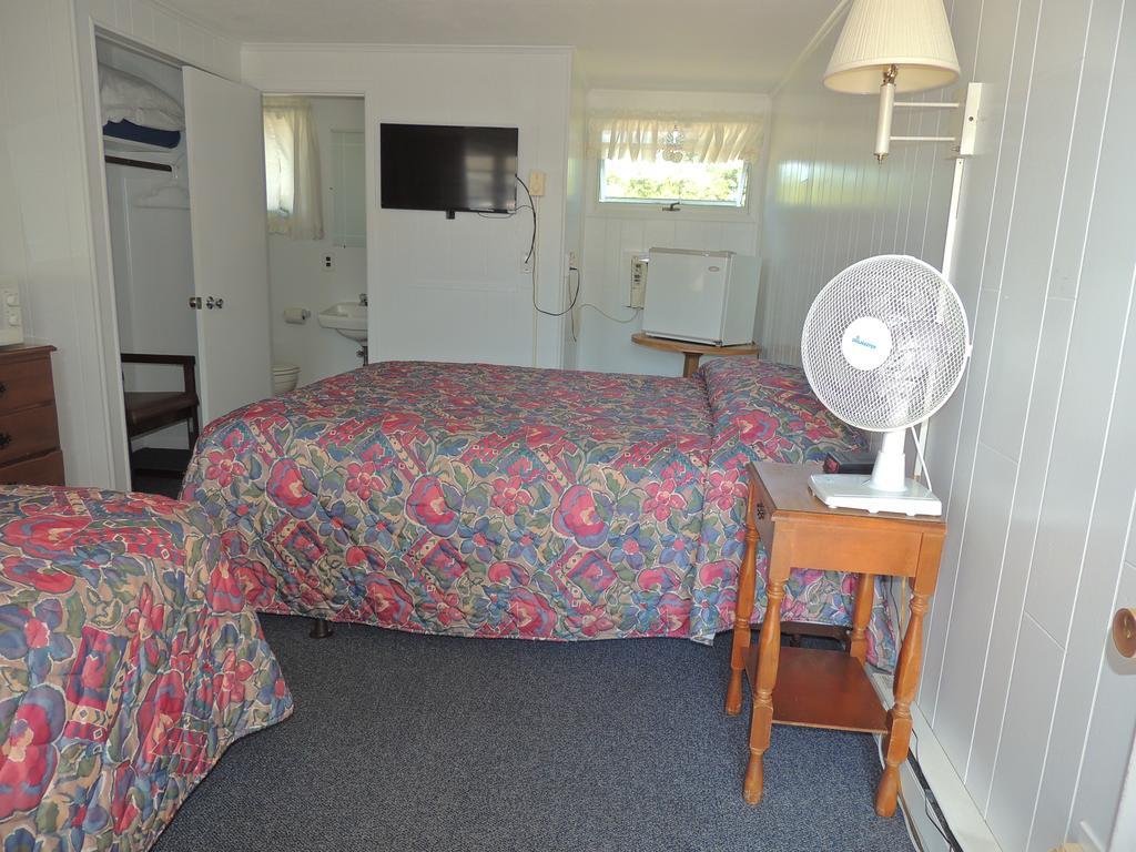 Phil And Anns Sunset Motel ชาร์ลสทาวน์ ภายนอก รูปภาพ