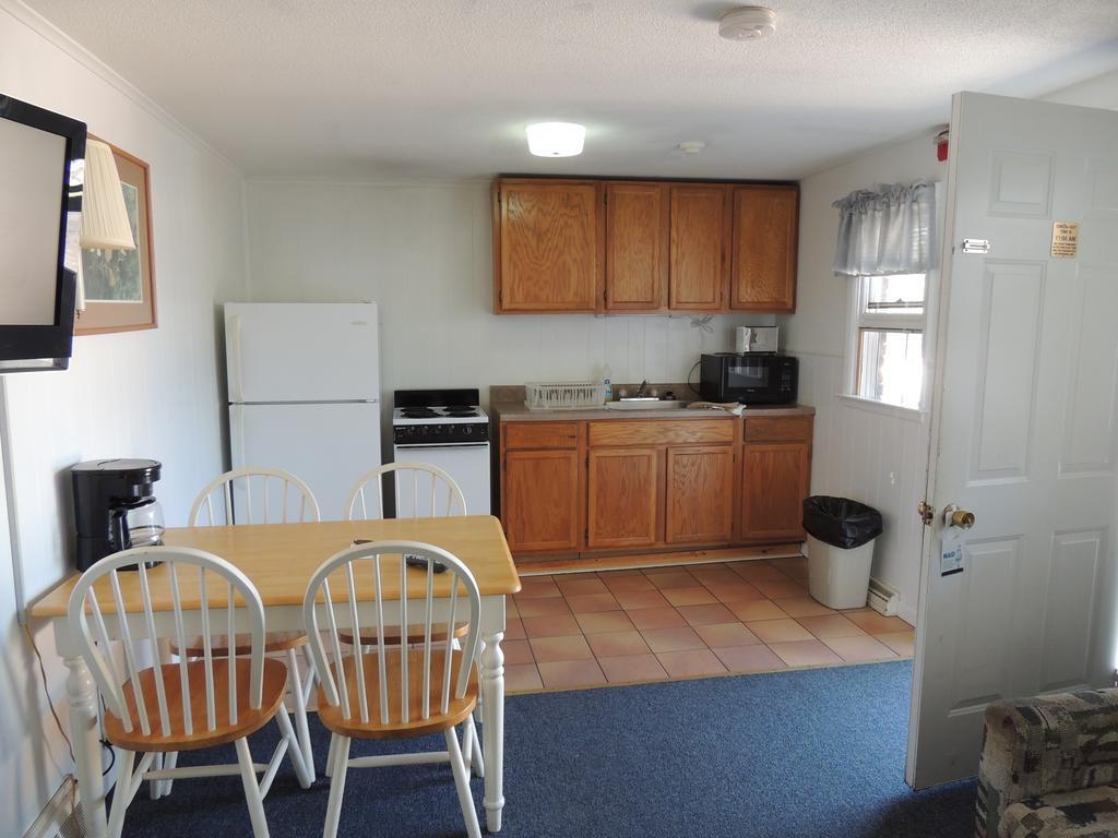 Phil And Anns Sunset Motel ชาร์ลสทาวน์ ภายนอก รูปภาพ